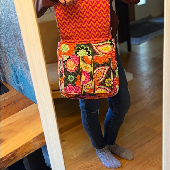 Vera Bradley Retired 2014 Vintage Ziggy Zinnia Floral Crossbody Bag (EUC) - Picture 6 of 15